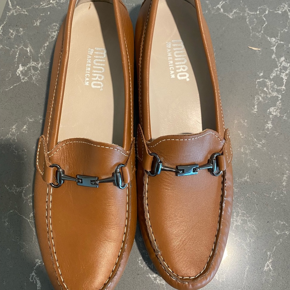 Munro American loafers ladies 8.5 M gently worn excellent condition. - Picture 2 of 8